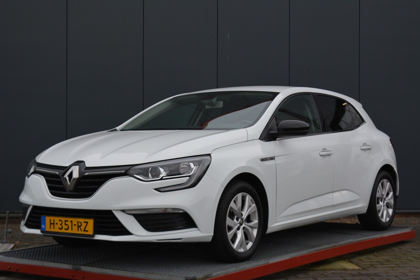Renault Mégane - 1.3 TCe Limited 1.3 TCe Limited - AutoWereld.nl