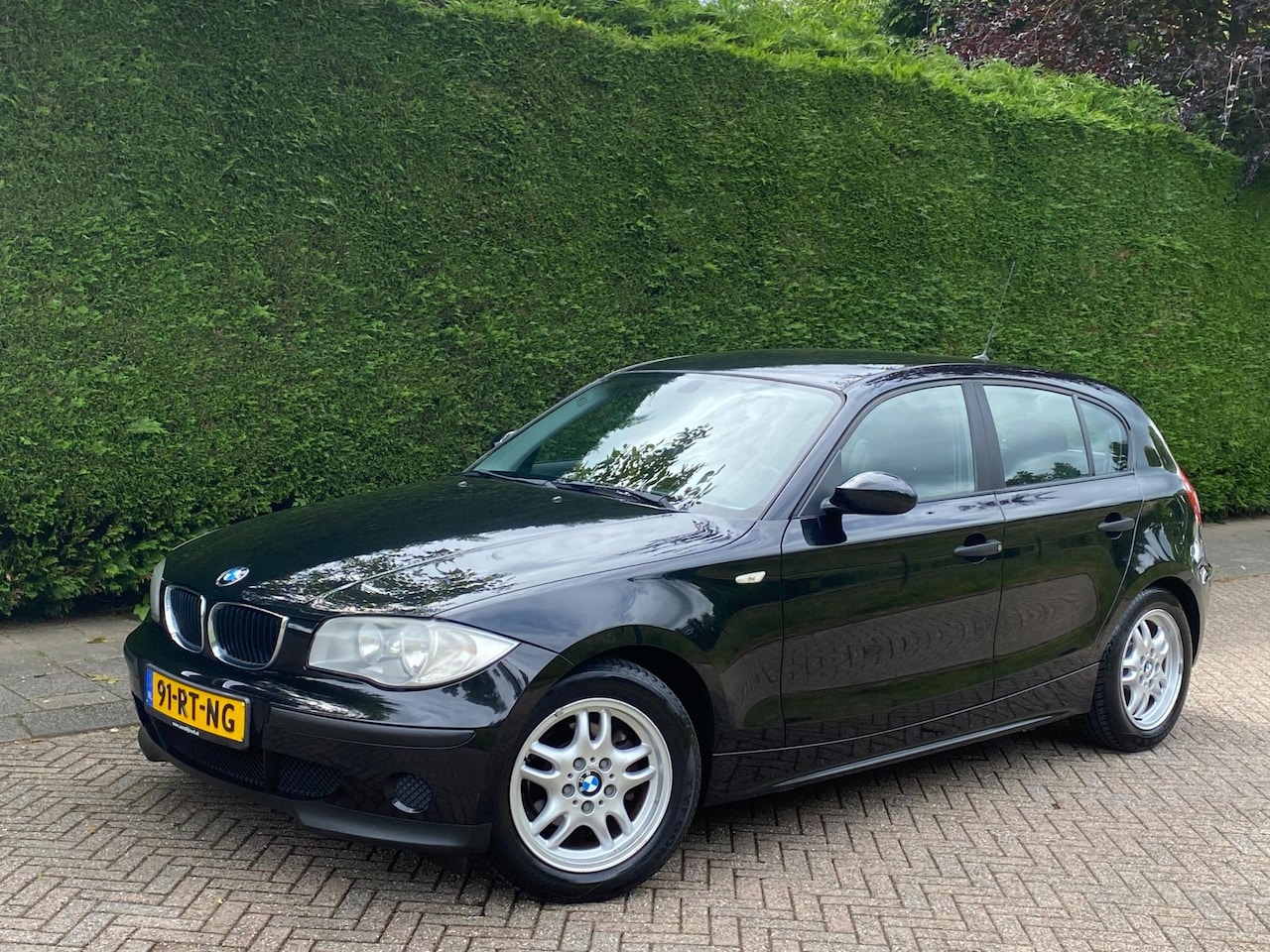 BMW 1-serie - 116i AIRCO IJSKOUD/RIJDT SUPER/NAP/NETTE AUTO!!! - AutoWereld.nl