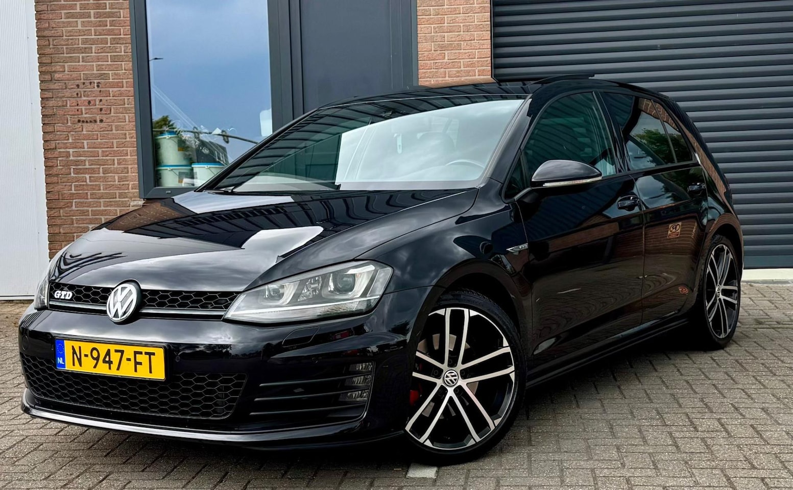 Volkswagen Golf - 2.0 TDI GTD Leer Pano Navi Camera - AutoWereld.nl