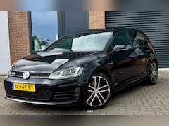 Volkswagen Golf - 2.0 TDI GTD Leer Pano Navi Camera