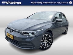 Volkswagen Golf - 1.0 eTSI Life Business DSG Automaat Navigatie / Parkeersensoren / LED / Camera / Clima / A