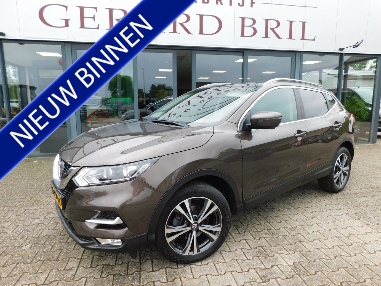 Nissan Qashqai - 1.2 N-Connecta 1.2 N-Connecta, 360° camera, Panodak, Trekhaak - AutoWereld.nl