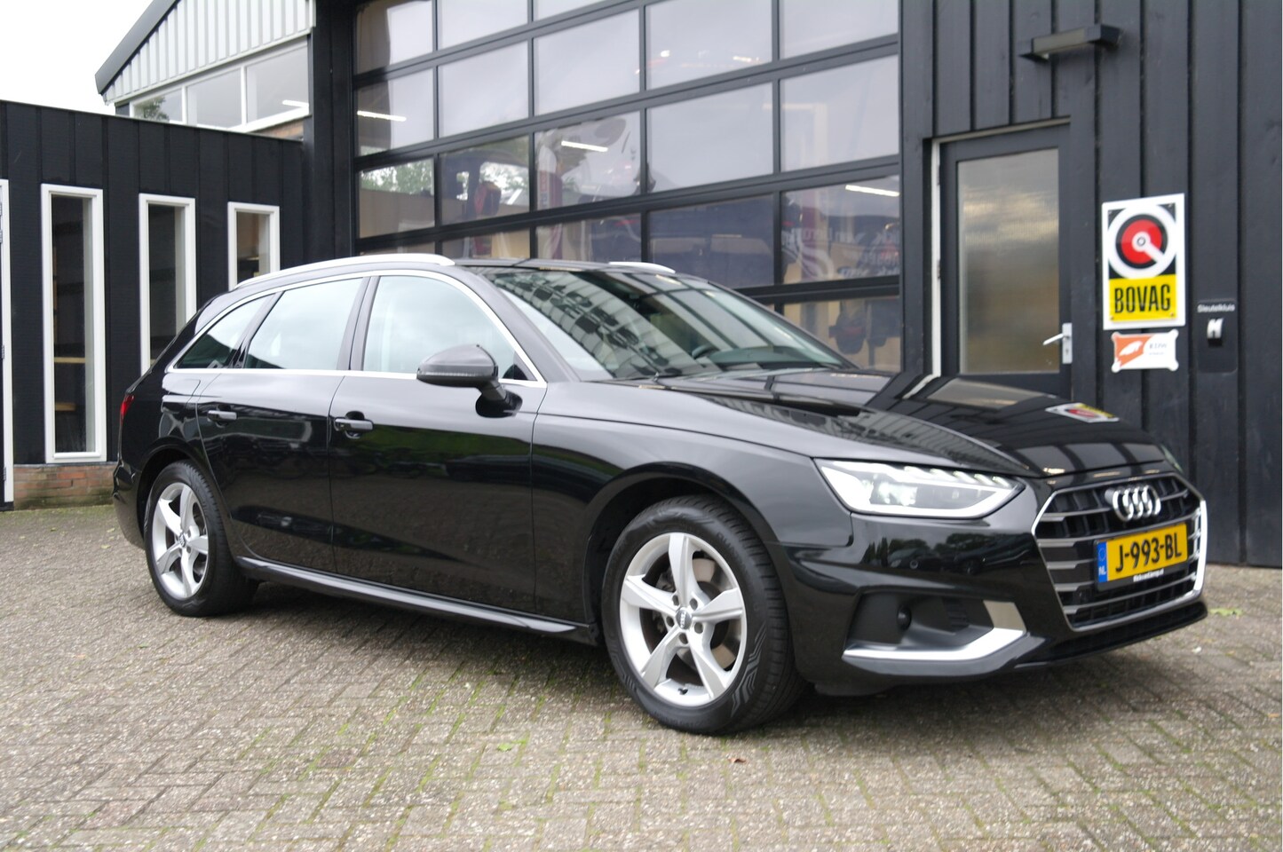 Audi A4 Avant - 35 TFSI Launch edition Business | NL-Auto | LED | Carplay | Trekhaak | Virtual - AutoWereld.nl