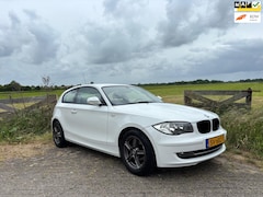 BMW 1-serie - 116i Business Line Sport, Boekjes