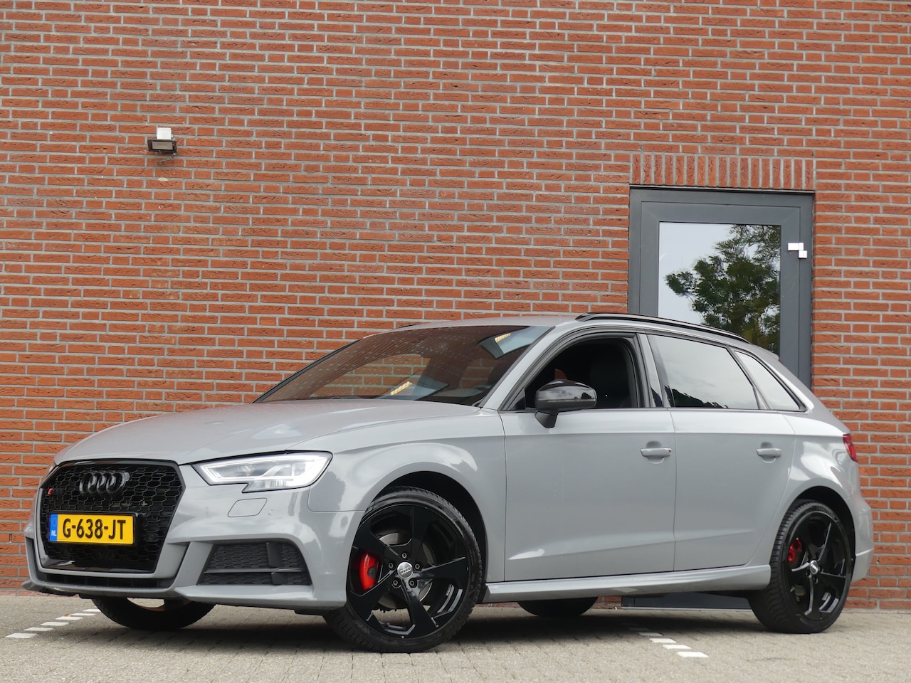Audi A3 Sportback - 30 TFSI S-Line / RS3 Look - AutoWereld.nl