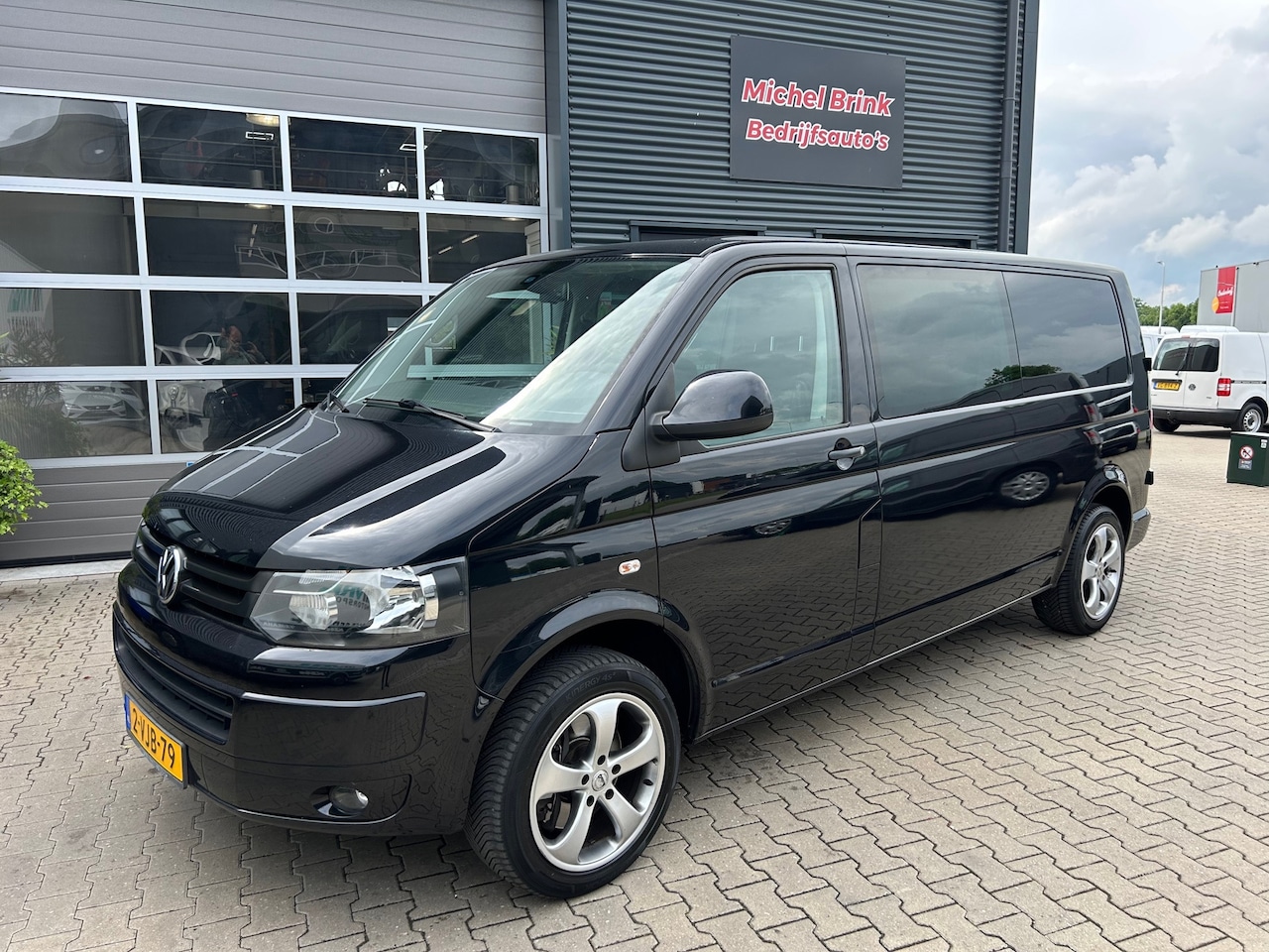 Volkswagen Transporter - 2.0 TDI L2H1 DC Automaat - AutoWereld.nl