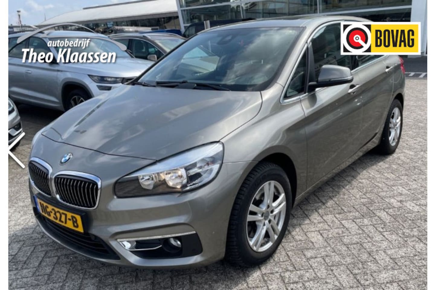 BMW 2-serie Active Tourer - 218i Luxury Line Automaat Leer Panoramadak Trekhaak - AutoWereld.nl