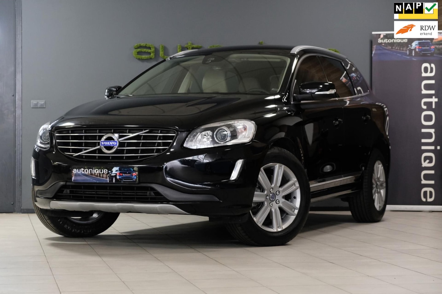 Volvo XC60 - 2.0 T5 104dkm **Lederen Bekleding/Navi/Camera** TREKHAAK + 245pk - AutoWereld.nl