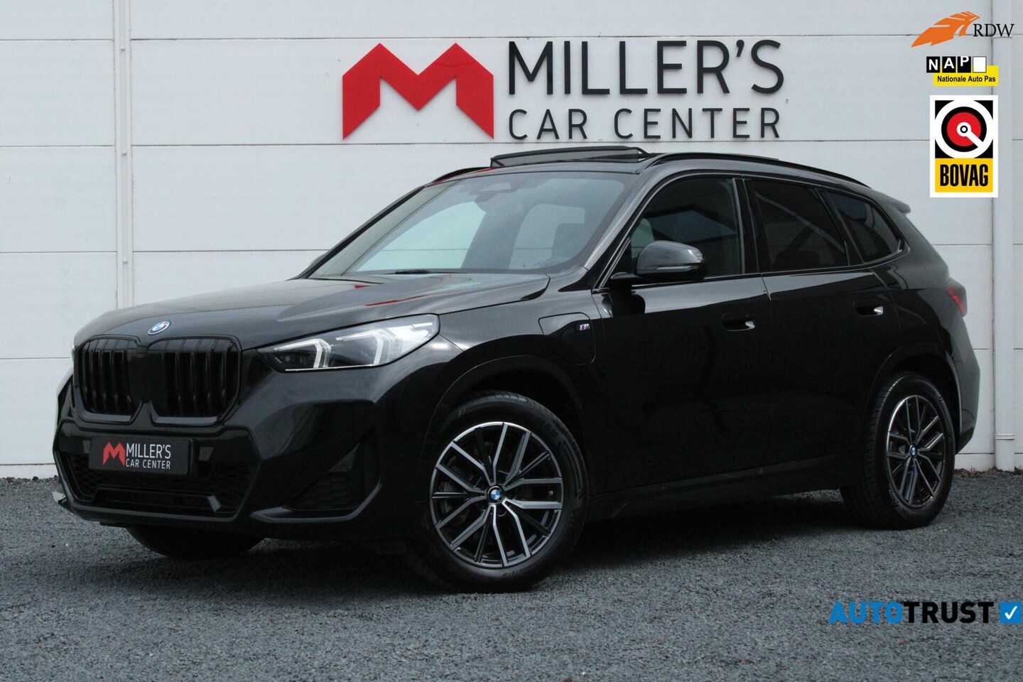 BMW X1 - xDrive25e M-SPORT PANORAMA SFEERVERLICHTING CAMERA - AutoWereld.nl