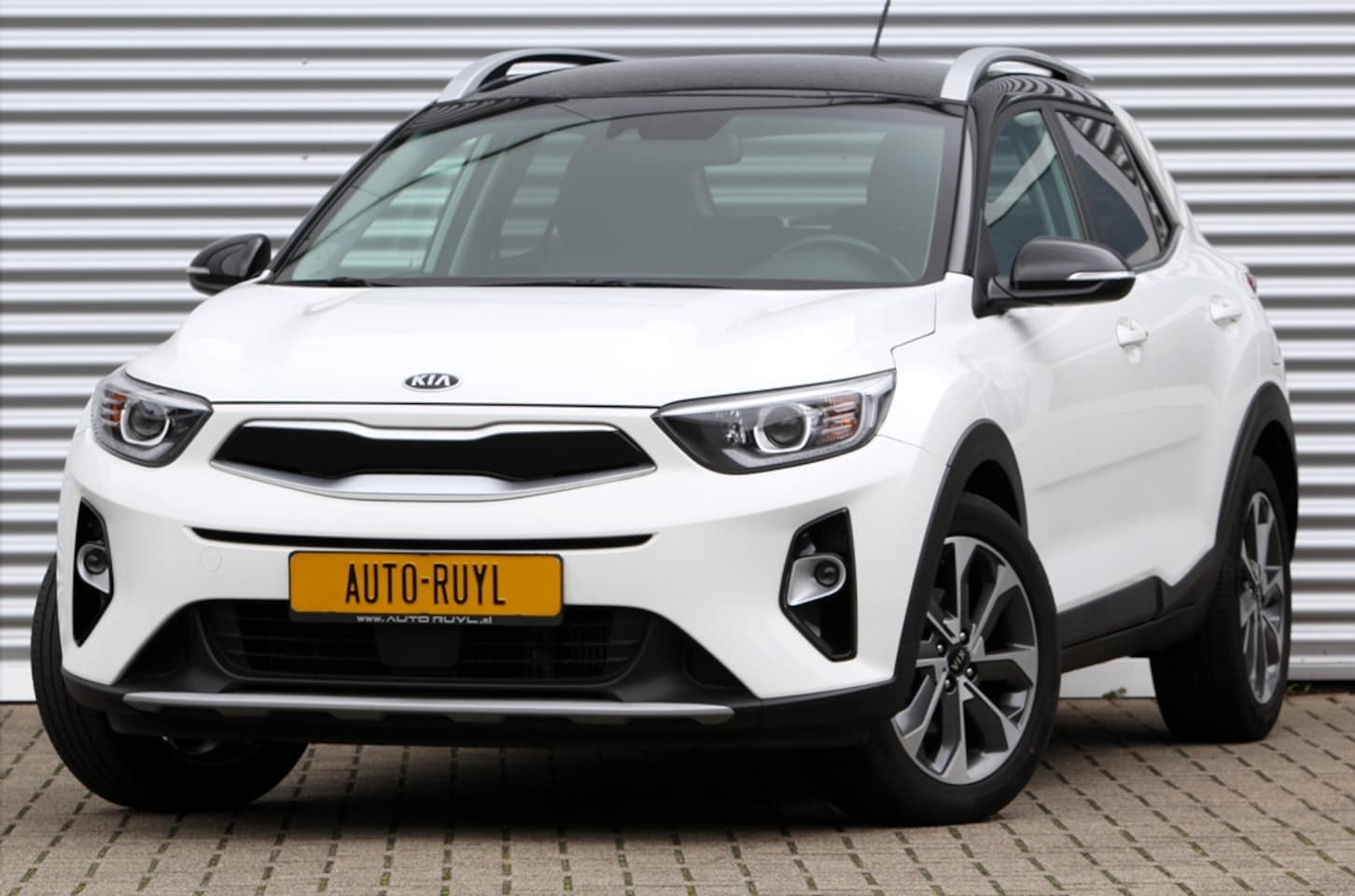 Kia Stonic - 1.0 T-GDi ExecutiveLine Leer / Navi - AutoWereld.nl