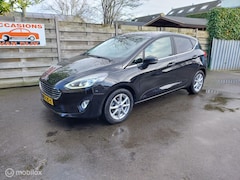 Ford Fiesta - 1.0 Titanium Stuur, Stoelen, Ruit verwarming