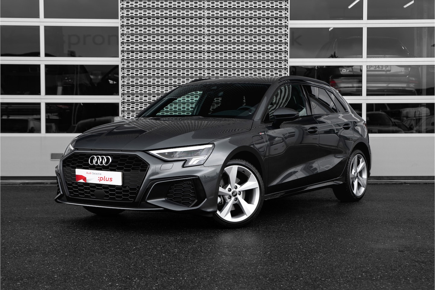 Audi A3 Sportback - 40 TFSI e 204pk S edition | Keyless | Trekhaak | Dodehoekdetectie | 18" | Parkeerhulp V+A - AutoWereld.nl