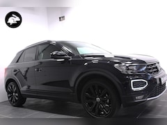 Volkswagen T-Roc - 1.5 TSI Sport Black Style/19 inch/Camera/Virtual/Acc