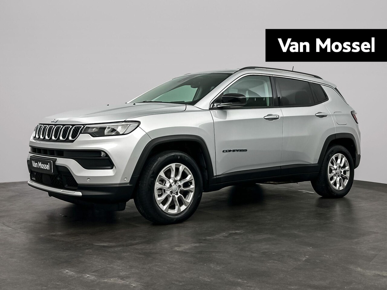Jeep Compass - 4xe 190pk Plug-in Hybrid Limited | Navigatie | Achteruitrijcamera | Parkeersensoren | Half - AutoWereld.nl