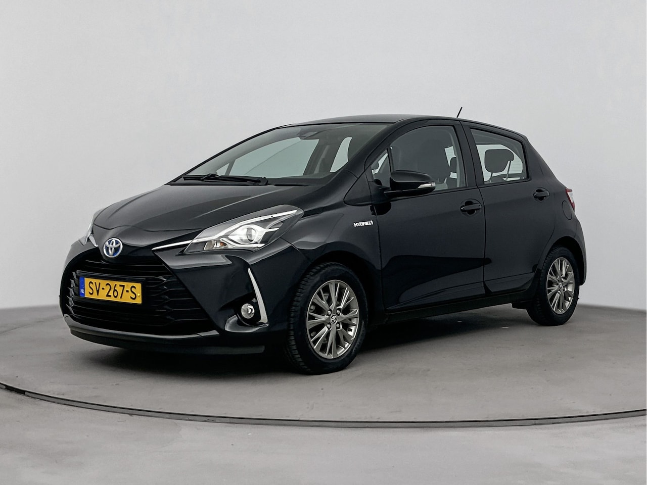 Toyota Yaris - 1.5 Hybrid Design | Navigatie | Lichtmetale Velgen | - AutoWereld.nl