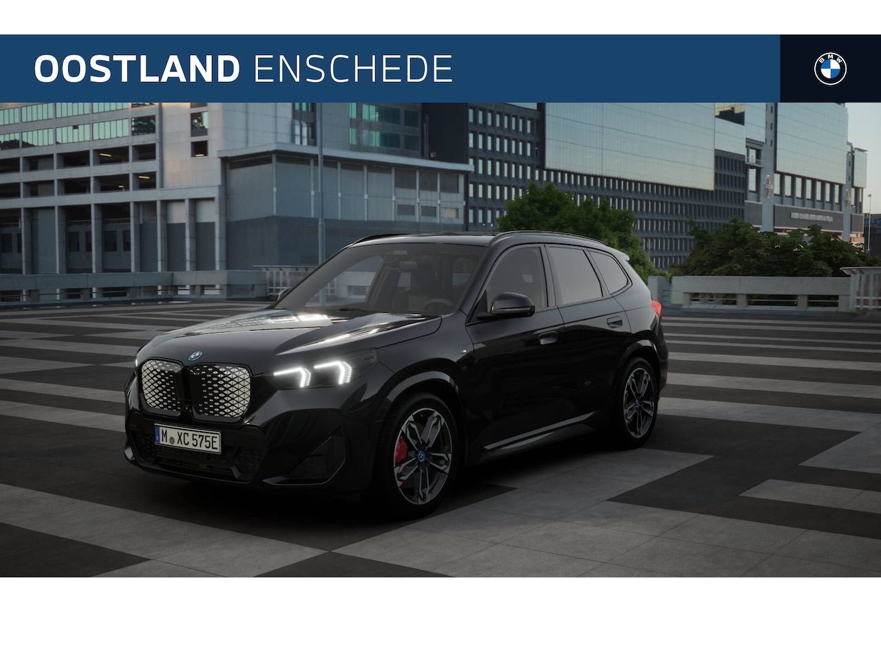BMW iX1 - eDrive20 M Sport / Panoramadak / Trekhaak / Achteruitrijcamera / Comfort Access / Sportsto - AutoWereld.nl