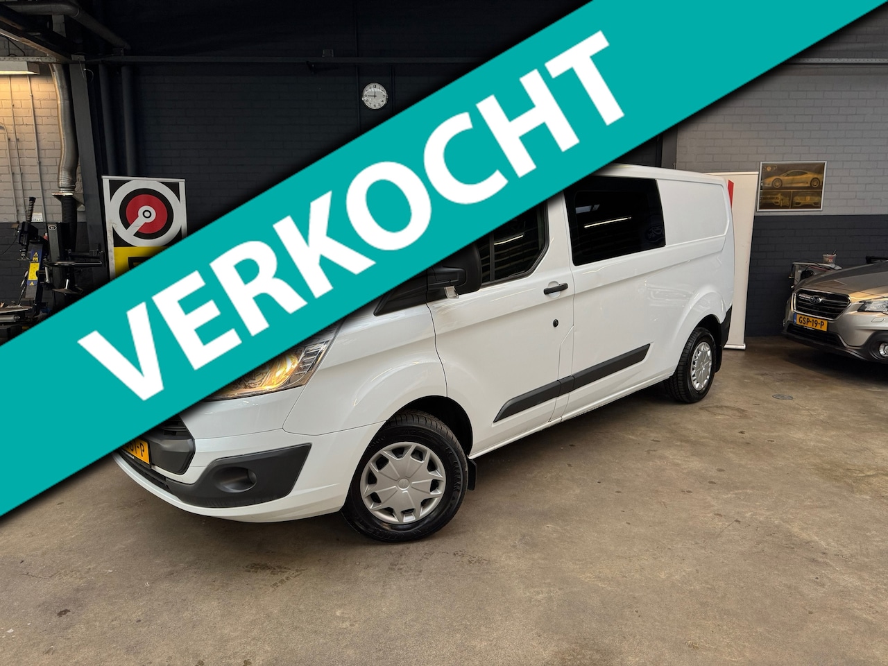 Ford Transit Custom - 290 2.2 TDCI L2H1 Trend DC 290 2.2 TDCI L2H1 Trend DC, 6 zits,Cruise Contr,Airco,Elektrische ramen,Trekhaak, afkomsti - AutoWereld.nl