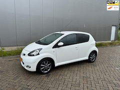 Toyota Aygo - 1.0-12V Dynamic Navigator Airco Isofix Lmv Nap