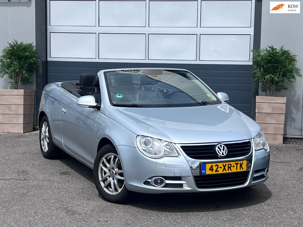 Volkswagen Eos - 2.0 T-FSI | AUTOMAAT | PANO | NAP | CRUISE | PDC | TREKHAAK | LEER | INRUIL MOGELIJK - AutoWereld.nl