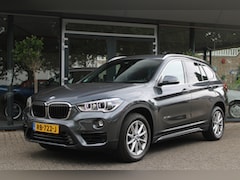 BMW X1 - sDrive20i High Executive | Head-Up Display | Afneembare Trekhaak | Lederen bekleding |