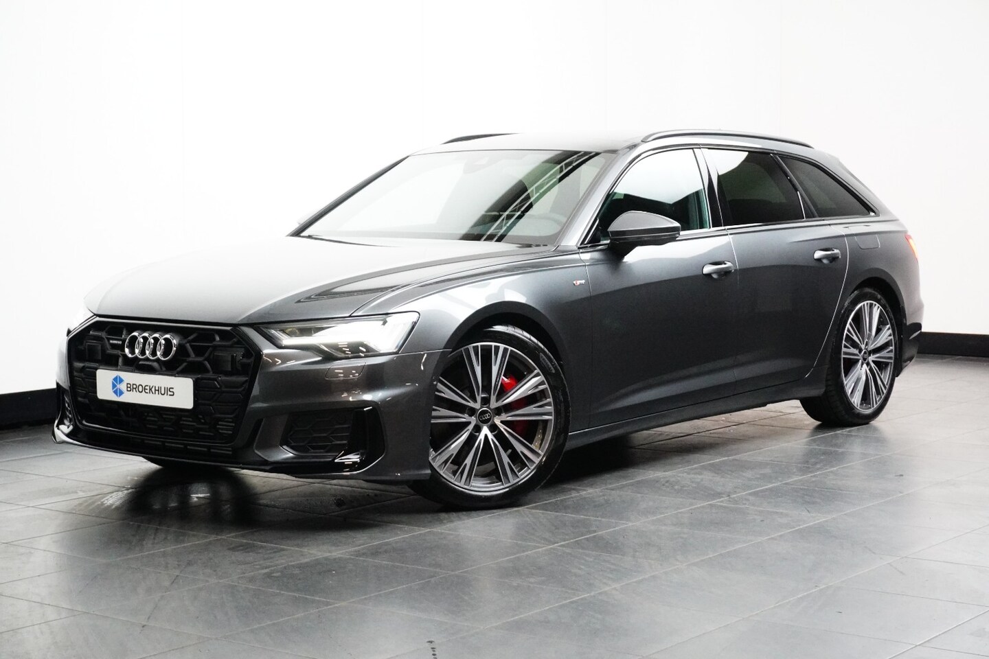 Audi A6 Avant - 55 TFSI e quattro S edition Competition 367 pk | Trekhaak | Panoramadak | Bang & Oluf. | A - AutoWereld.nl