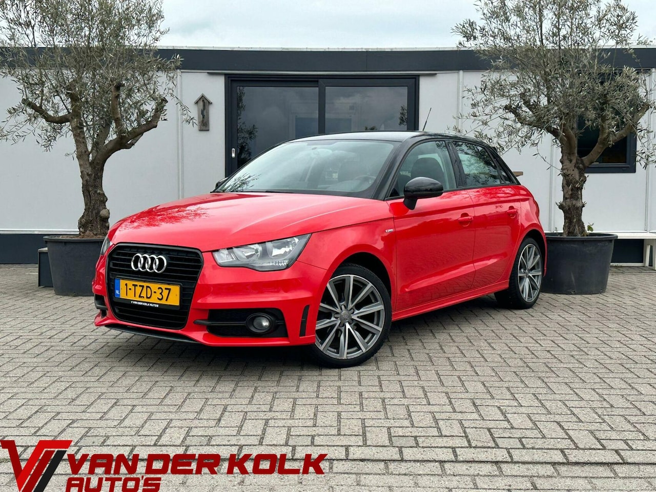 Audi A1 Sportback - 1.2 TFSI Attraction Navi Cruise Airco Lichtmetaal - AutoWereld.nl