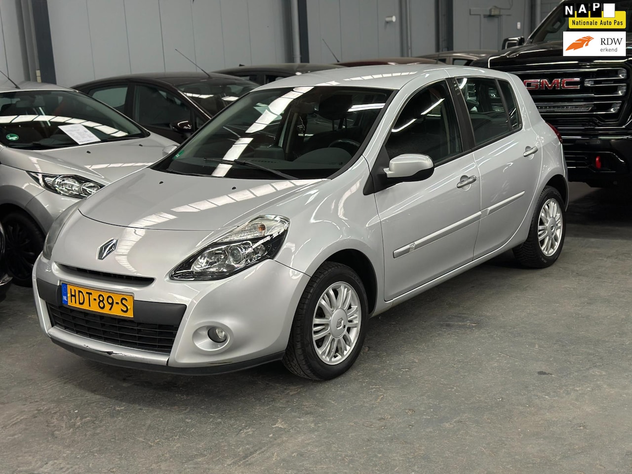 Renault Clio - 1.2 Dynamique APK tot 30-11-2026 - AutoWereld.nl