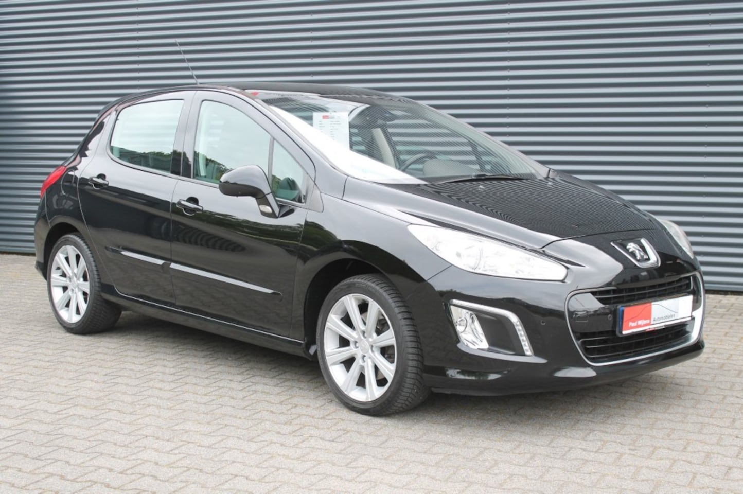 Peugeot 308 - 1.6 THP Allure Uitv. 5-Deurs NAVIGATIE-PANORAMADAK - AutoWereld.nl