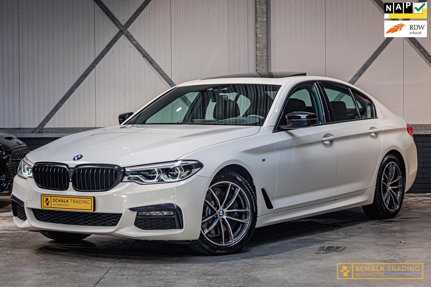 BMW 5-serie - 530i High Executive Edition NAP 1e eig Pano H&K - AutoWereld.nl