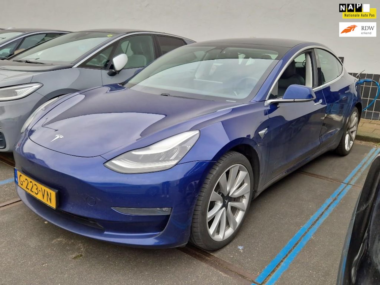 Tesla Model 3 - Long Range RWD Long Range Dual Motor AWD 75 kWh 19" LM velgen Mooi! - AutoWereld.nl