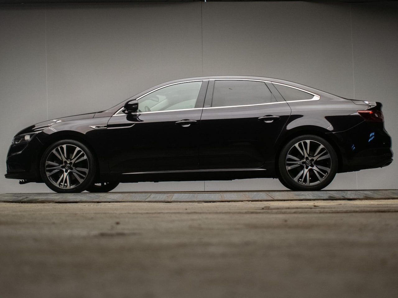 Renault Talisman - 1.6 TCe Initiale Paris (APPLE CARPLAY,NAVI,LED,XENON,STOELVERWARMING/VERKOELING,CAMERA,HEA - AutoWereld.nl