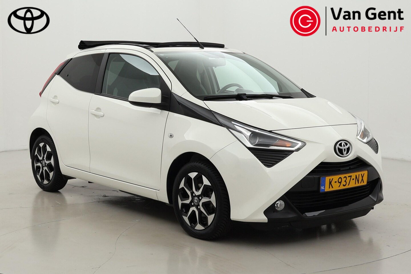 Toyota Aygo - 1.0 VVT-i x-joy cabrio | Elektrisch vouwdak | Apple Carplay / Android Auto | Clima | Camer - AutoWereld.nl