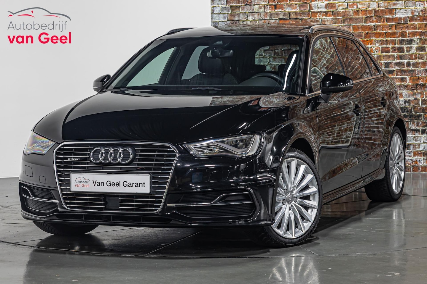 Audi A3 Sportback - 1.4 e-tron PHEV Ambition Pro Line plus I Schuif/kantel dak I Navi - AutoWereld.nl
