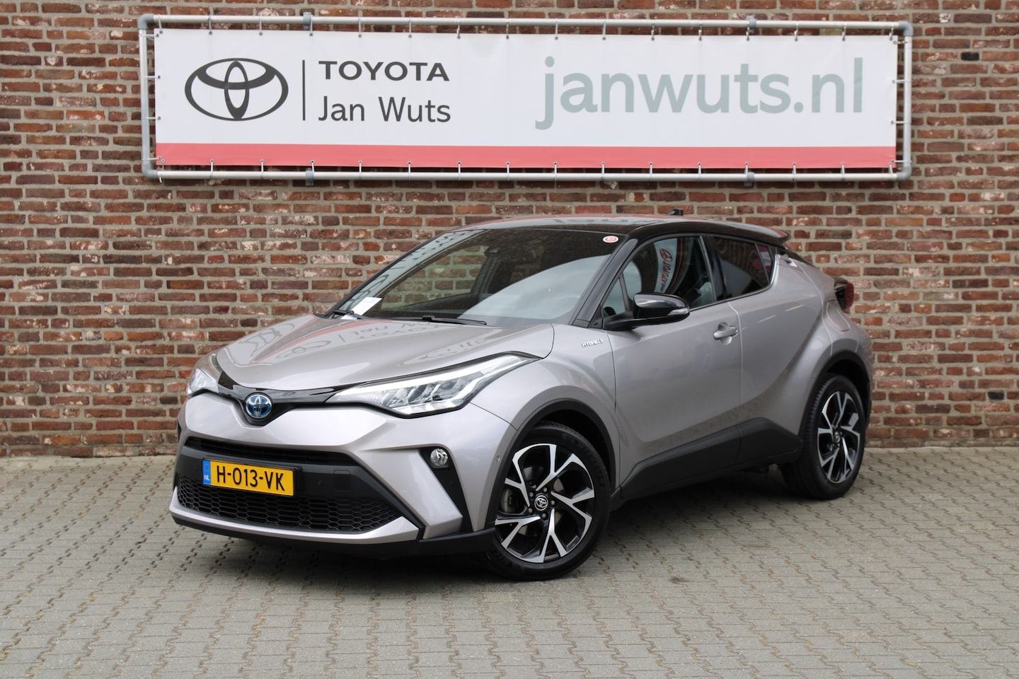 Toyota C-HR - 1.8 Hybrid Style | BSM | PDC | Trekhaak - AutoWereld.nl