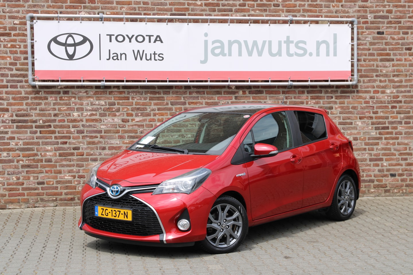 Toyota Yaris - 1.5 Hybrid Executive + Panorama + trekhaak - AutoWereld.nl