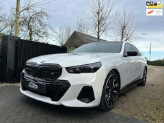 BMW i5 - M60 xDrive | M-Sport| Pano| Bower-Wilk | HeadUp | Laser | Full Options | FABRIEKS GARANTIE