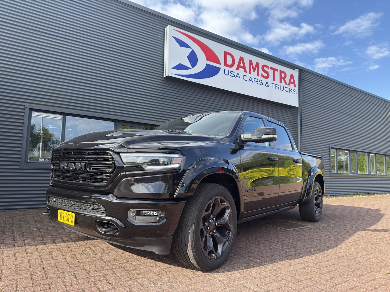 Dodge Ram 1500 - Limited night 5.7 crew cab - AutoWereld.nl