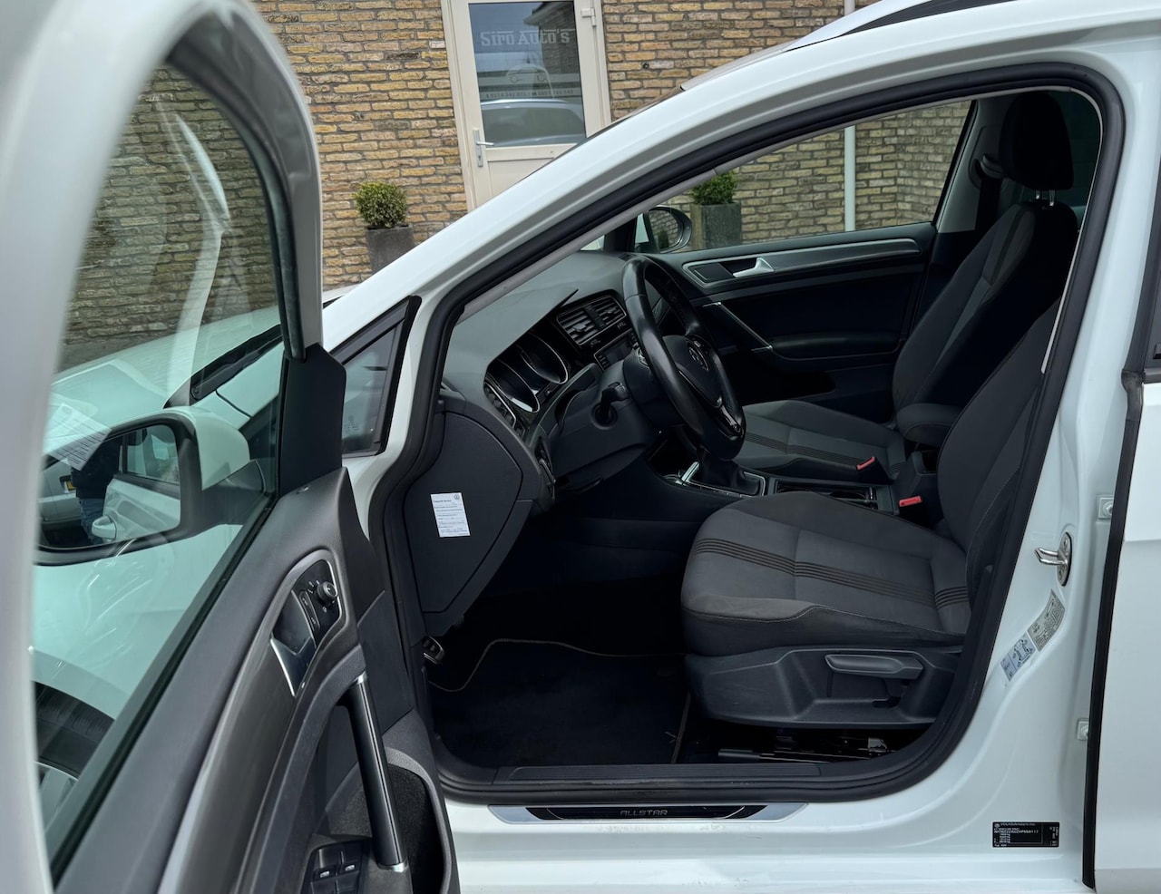 Volkswagen Golf Variant - 1.6 TDI Connected Series Bj 2017 koopje - AutoWereld.nl
