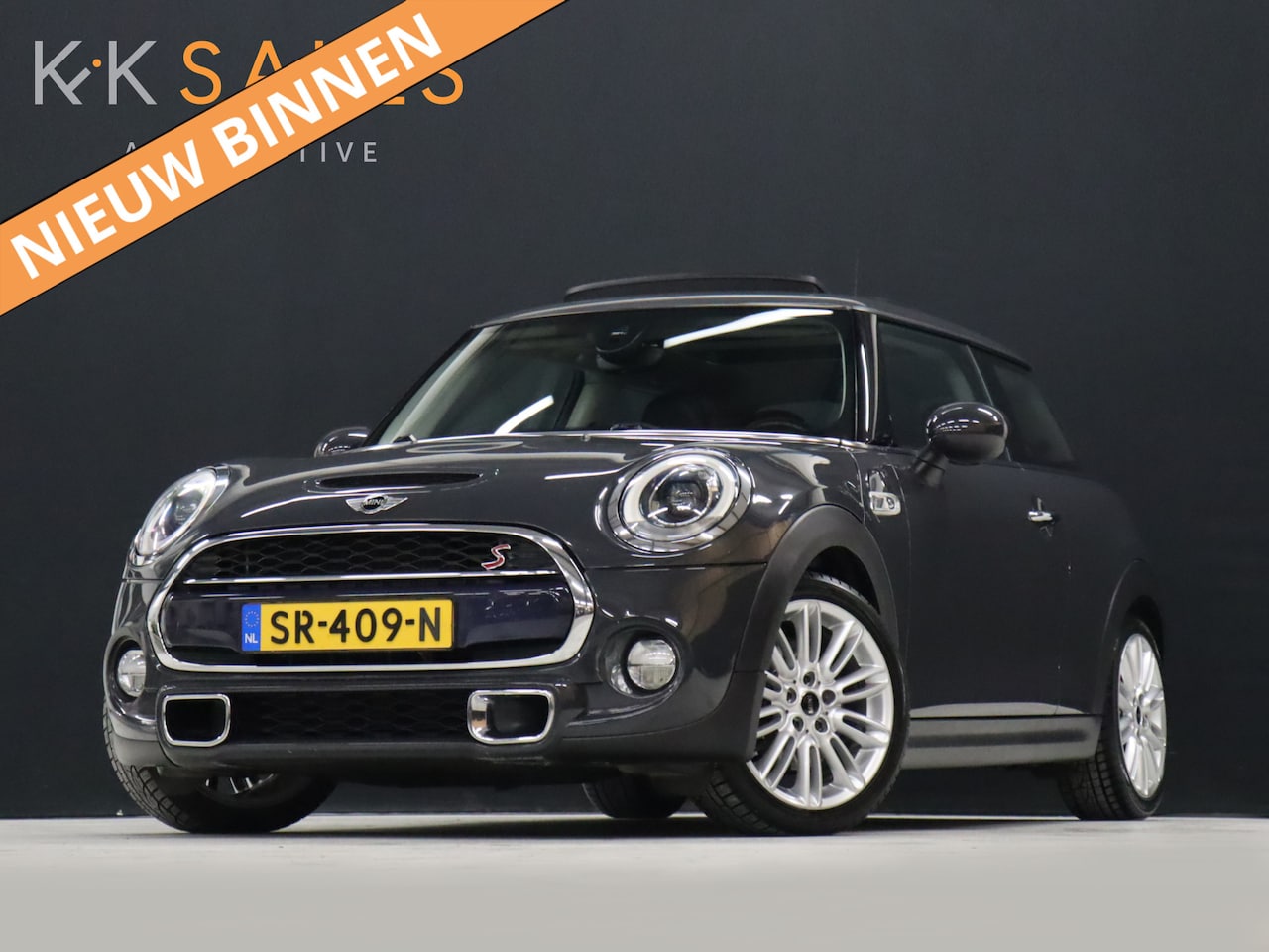 MINI Cooper S - Mini 2.0 Chili Serious Business JCW [SCHUIFDAK, STOELVERWARMING, GROOT NAVIGATIE, VOL LEDE - AutoWereld.nl