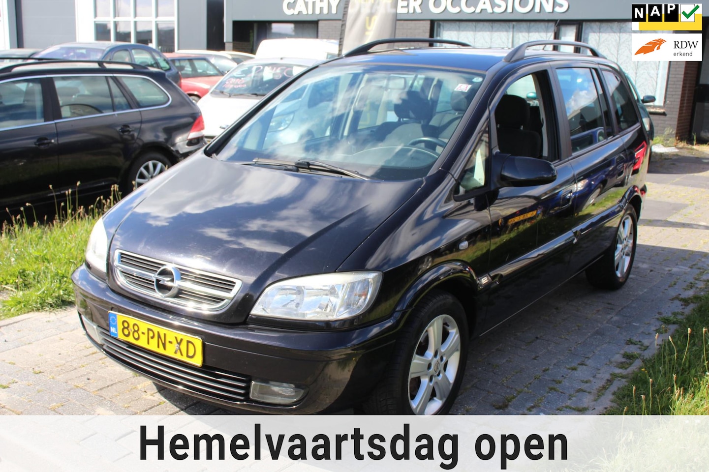 Opel Zafira - 2.2-16V Maxx 7-Persoons Navigatie Trekhaak Climate Cruise - AutoWereld.nl