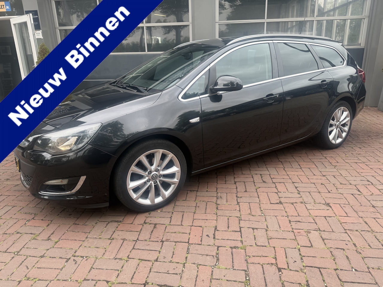 Opel Astra Sports Tourer - 2.0 CDTi Design Edition 165pk Bj 2013 Apk 04-2026 - AutoWereld.nl