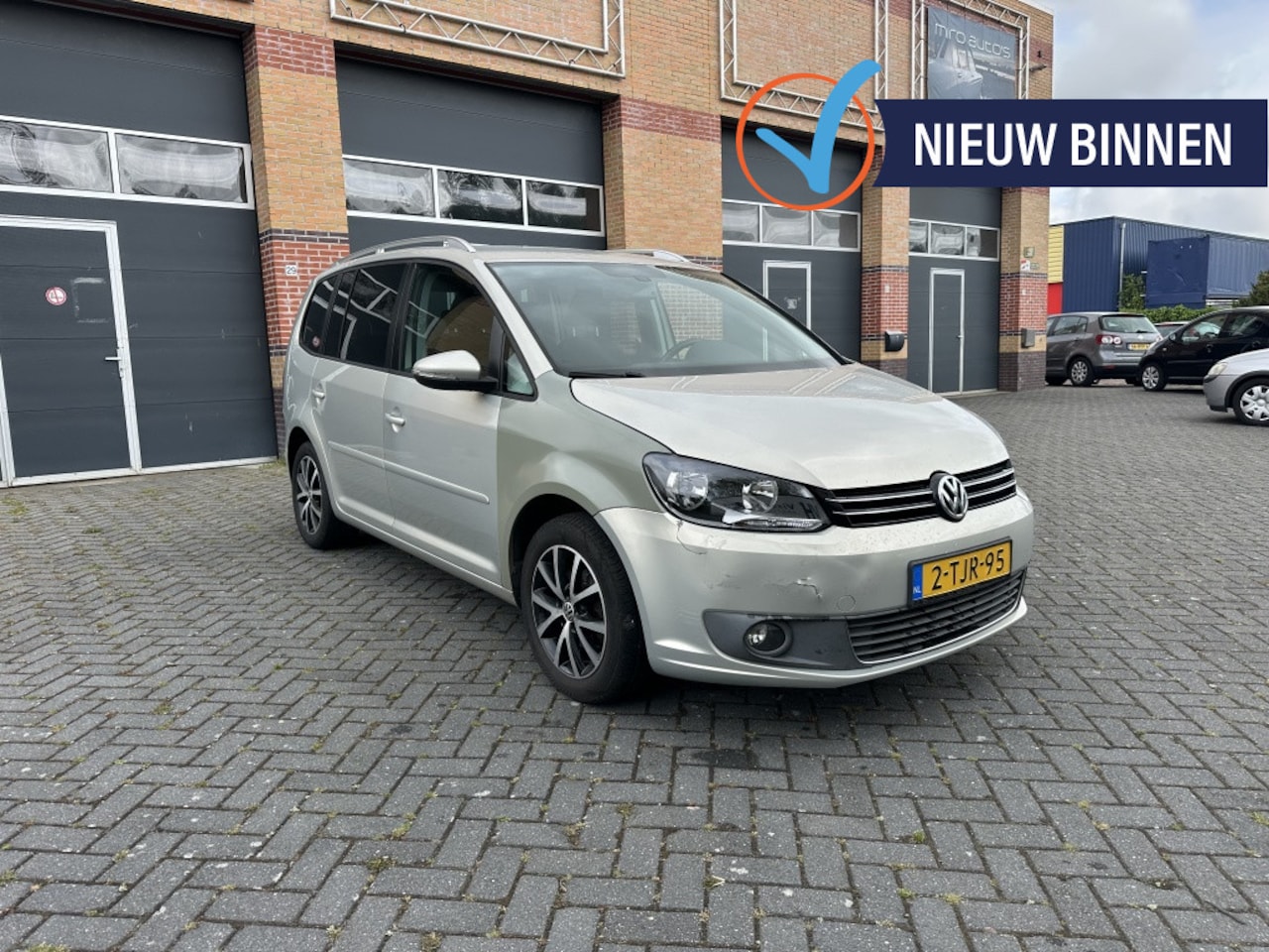 Volkswagen Touran - 1.6 TDI Highline BlueM VOL OPTIES LICHTE SCHADE! - AutoWereld.nl