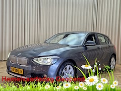 BMW 1-serie - 118i Business+ *Leder* Stoelverwarming / Navi Pro / Xenon / Afn. Trekhaak / Cruise Control