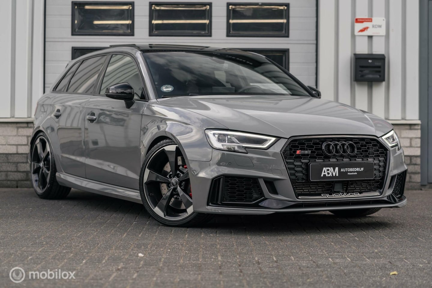 Audi RS3 - Sportback 2.5 TFSI Quattro 400PK NARDO PANO KEYLES - AutoWereld.nl