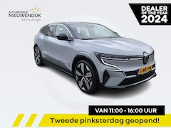 Renault Mégane E-Tech - Iconic 60 KW 220 PK / LEDER/ HARMAN KARDON / CAMERA 360 / WARMTEPOMP / STOEL EN STUURVERWA