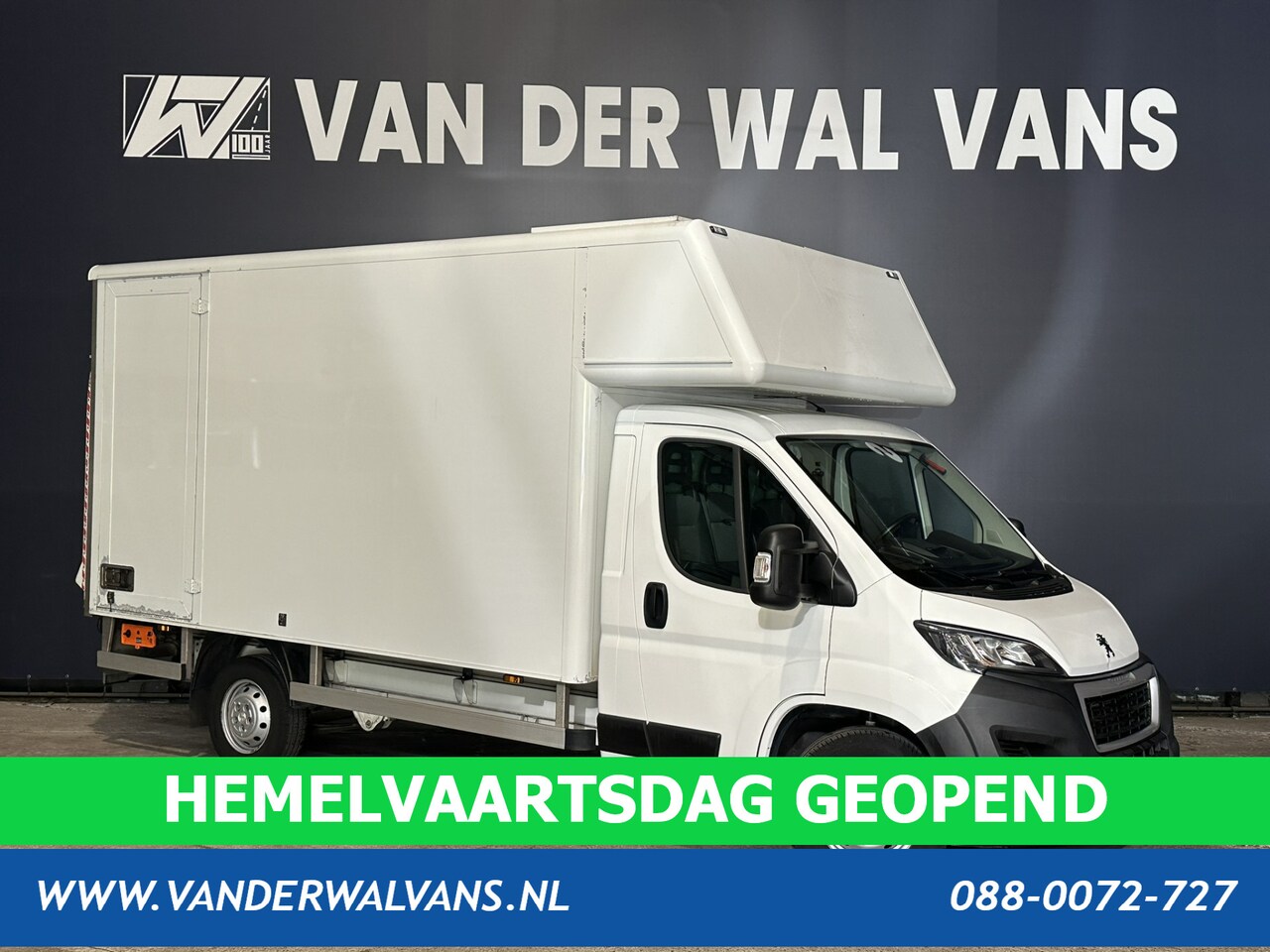 Peugeot Boxer - 2.2BlueHDi 165pk Bakwagen Laadklep Zijdeur Euro6 Airco | Lat om Lat betimmering Bijrijders - AutoWereld.nl