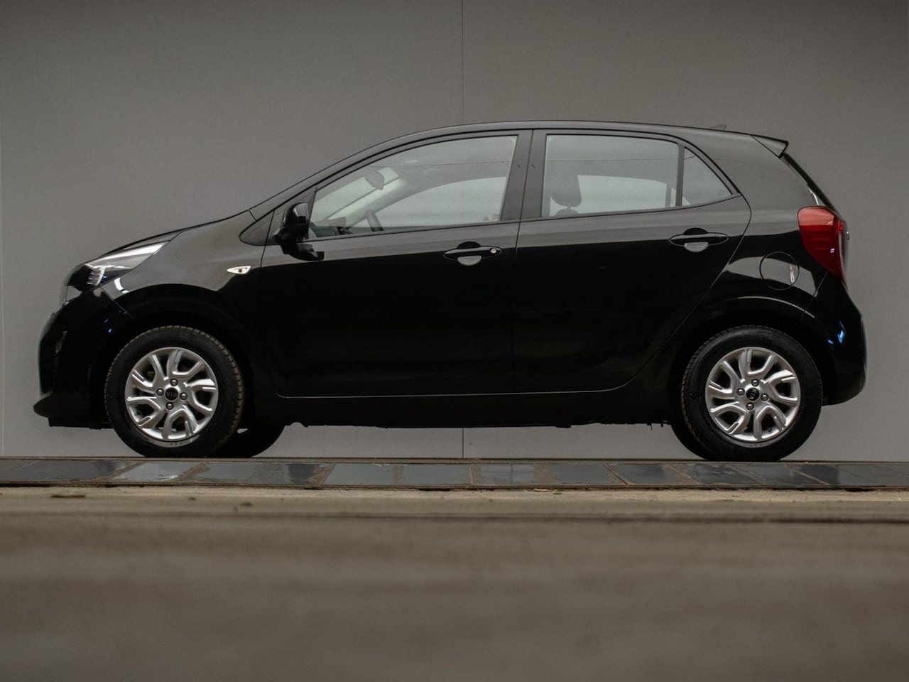 Kia Picanto - 1.0 CVVT ComfortPlusLine Navigator Sport (APPLE CARPLAY,NAVI,CAMERA,BLUETOOTH,ELEKTRISCH P - AutoWereld.nl