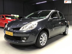 Renault Clio - 1.6-16V Privilège I New Distributie + Apk + Kln Brt + Remmen I Automaat I Airco I Cruise I