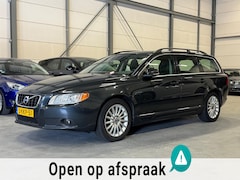 Volvo V70 - 1.6 T4 Nordic / Trekhaak / Xenon / Leder /