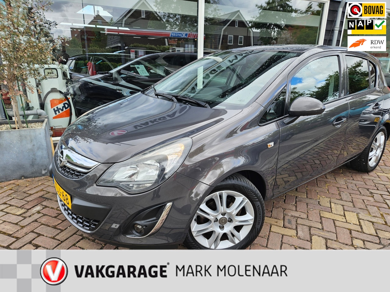 Opel Corsa - 1.4-16V BlitZ 1.4-16V BlitZ,navigatie,bluetooth - AutoWereld.nl